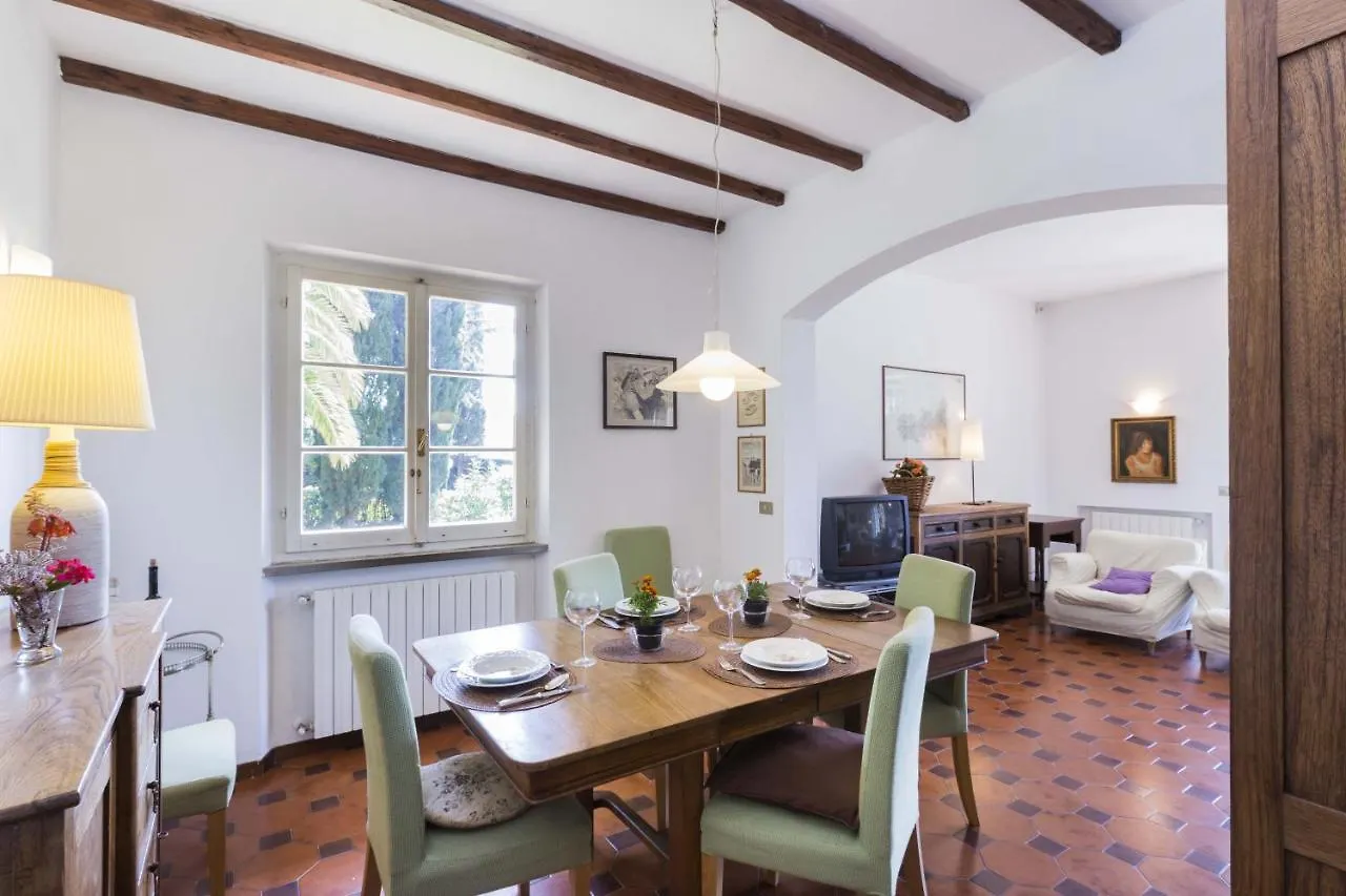 Villa Lilla Magazzini   Magazzini (Tuscany)
